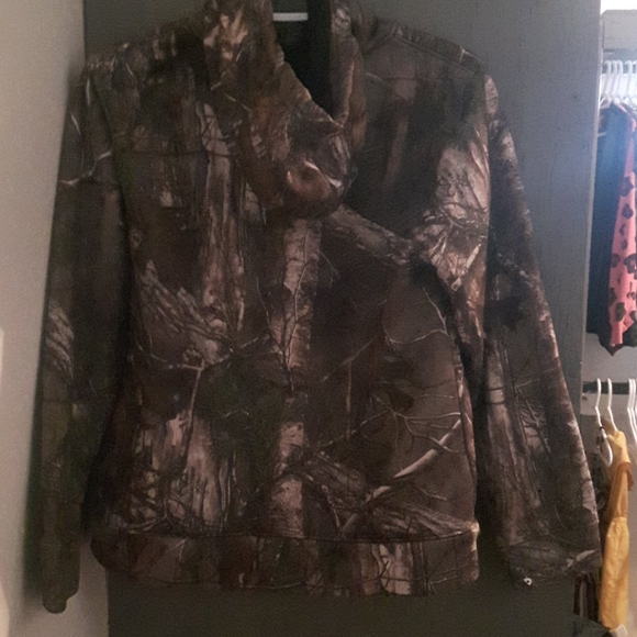 Realtree camo hoodie - Picture 2 of 2